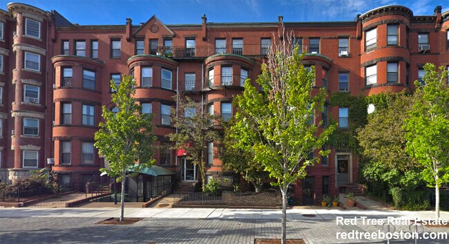 Building Photo - 922 Beacon St