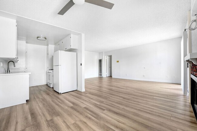 Foto del edificio - 3415 McLaughlin Ave