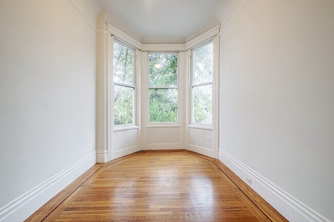 Building Photo - 159 Vicksburg St