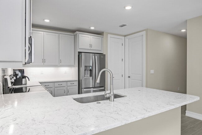 Building Photo - ** 3Bed/2Bath ~ Stunning Villa In the Heart of Estero ~ Milan Villas **