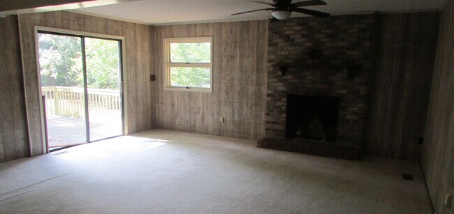 Foto del edificio - Coming Soon ! Charming 3 Bed, 2 Bath Home ...