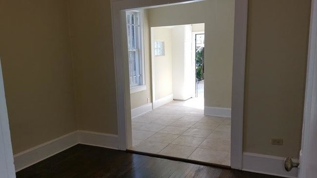 Building Photo - 118 W 28th St