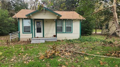 Building Photo - 502 S Owensville St