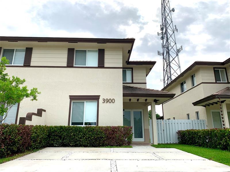 Foto principal - 3900 SW 69th Ave