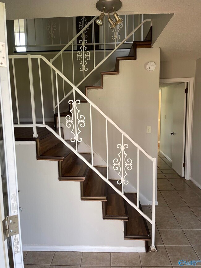 Foto del edificio - 4903 Alburta Rd NW