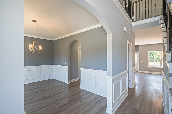 Building Photo - 281 Cypress Creek Dr NE