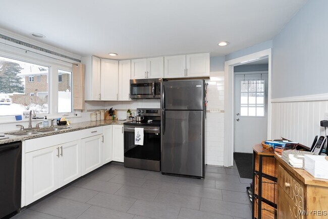 Foto del edificio - 1090 Stolle Rd