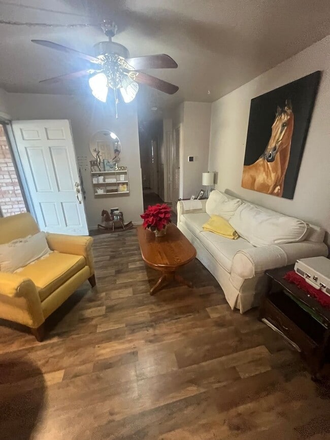 Foto del edificio - 2518 Campus Ct