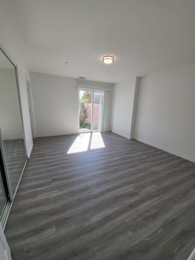 Foto del edificio - 14622 Archwood St