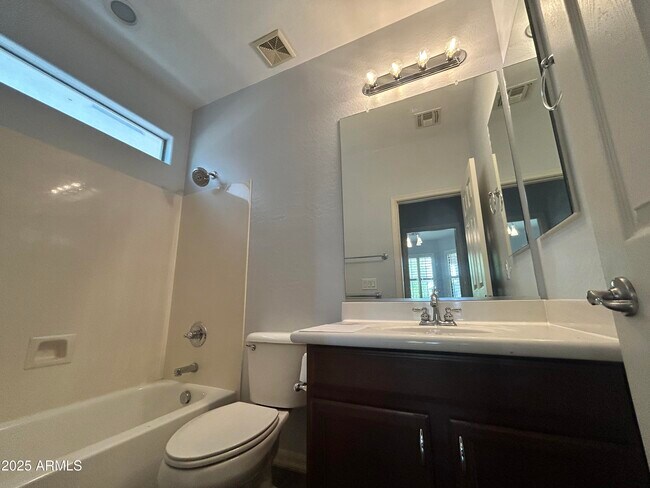 Building Photo - 4338 W Heyerdahl Dr