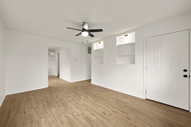 Building Photo - 512 Maier Dr