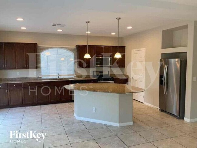 Foto del edificio - 7248 Sierra Moon Ct