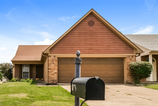 Building Photo - 5378 Russell Dr