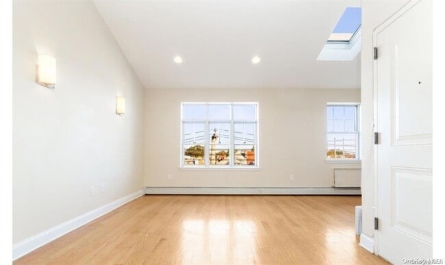 Building Photo - 1002 E 35th St