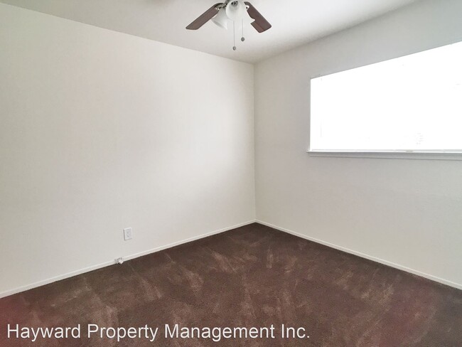 Building Photo - 313 D St