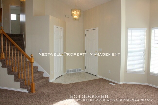 Building Photo - South Jordan Multi-level home