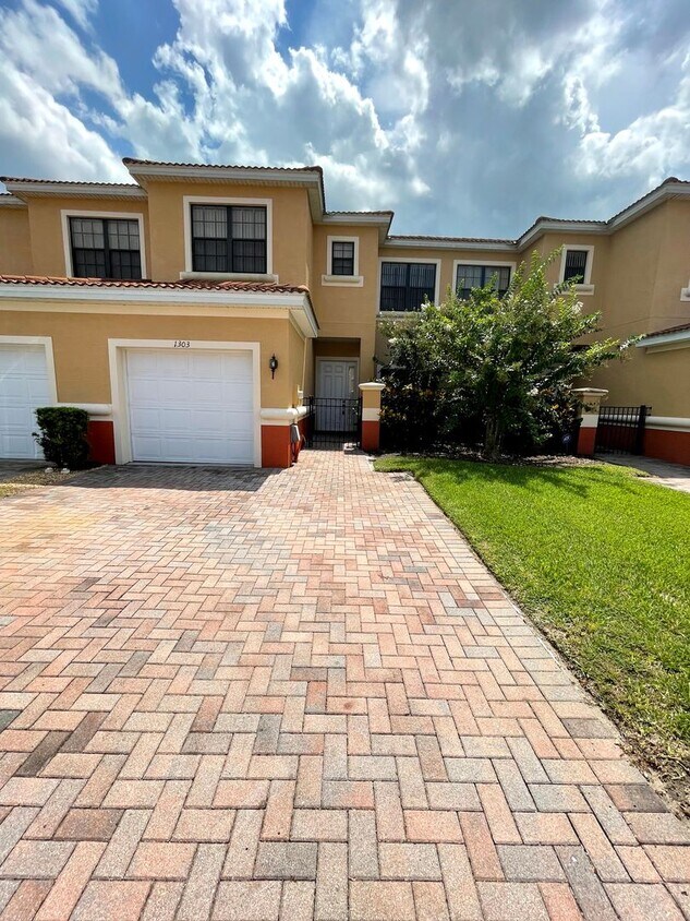 Primary Photo - Tuscany Preserve - Clove Dr Kissimmee FL 3...