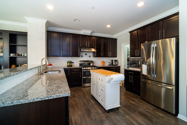 Foto del edificio - 50 Marcel Ln