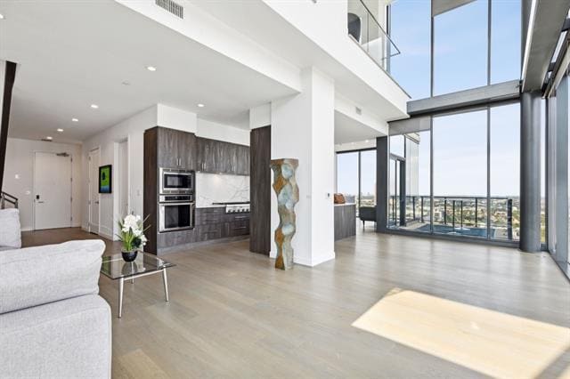 Building Photo - 2120 Olive St