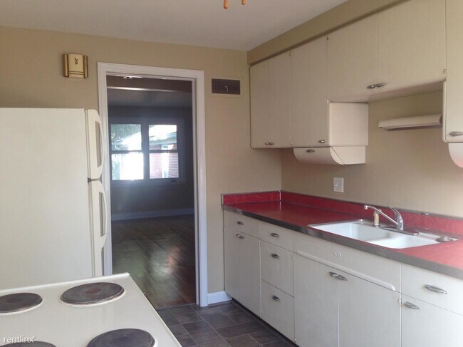 Building Photo - 1 br, 1 bath  - 875 Andover Rd