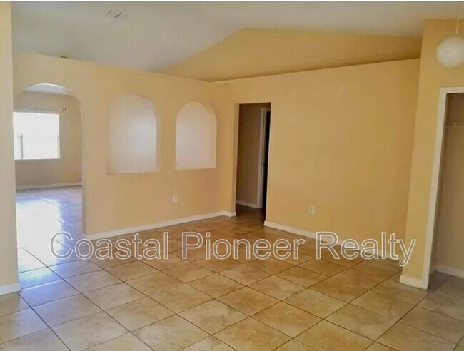 Foto del edificio - 462 Lark Ct