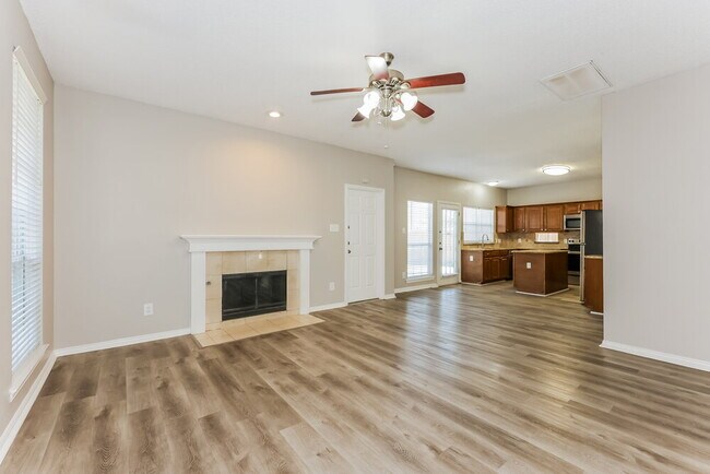 Building Photo - 303 Riverwalk Ln