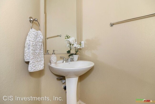 Building Photo - 3 br, 2.5 bath House - 11530 Miro Circle