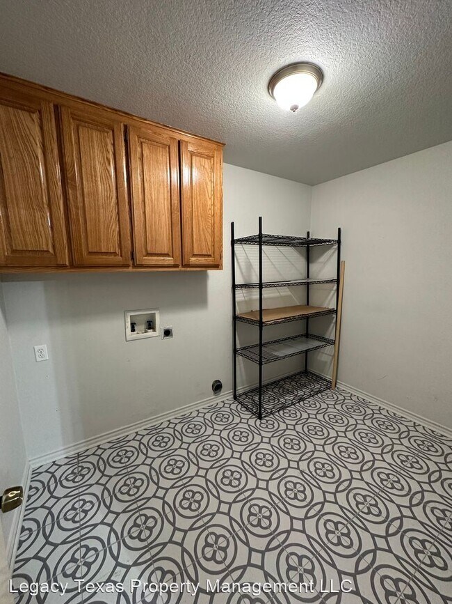 Foto del edificio - 3 br, 1.5 bath House - 605 N 1st ST