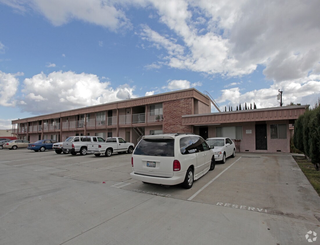 7041 21st St, Westminster, CA 92683 Apartments in Westminster, CA