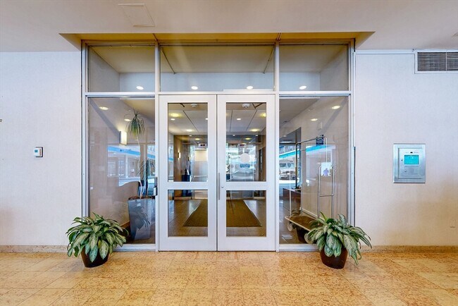 Foto del edificio - 77 Pond Ave