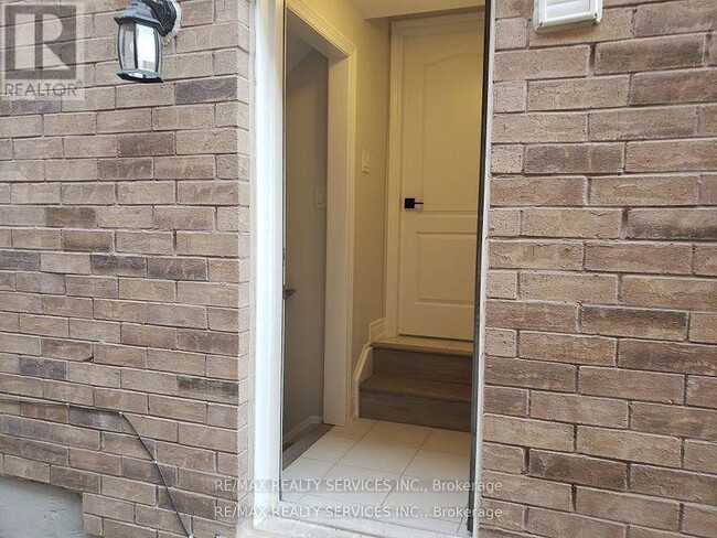 Building Photo - 44 Branigan Cres