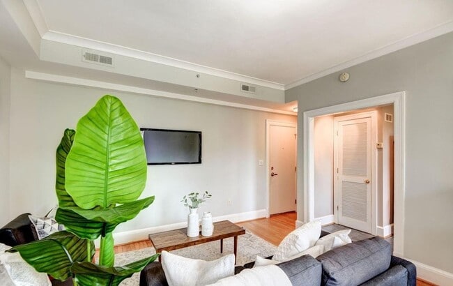 Building Photo - Captivating One Bedroom in Columbia Heights!