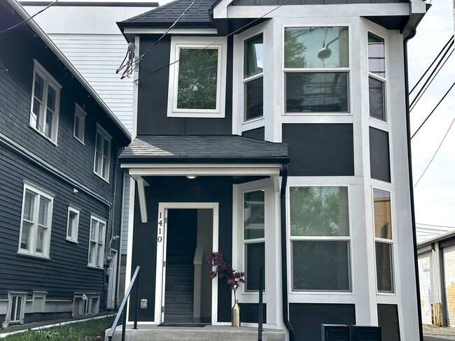 Building Photo - 2BR | 1BA – Washer & Dryer, A/C in Every R...