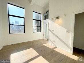 Building Photo - 726 Market St