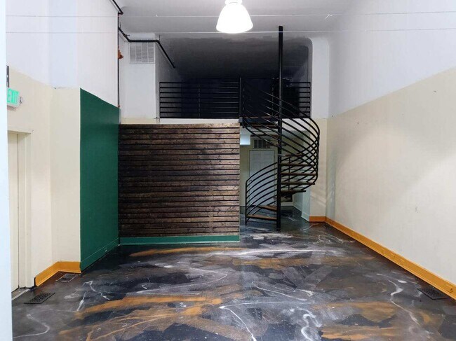 Foto del edificio - 407 N Charles St