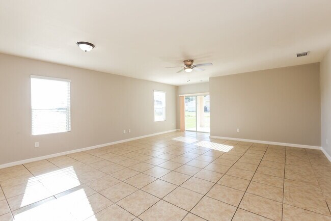 Foto del edificio - 320 SE 3rd St