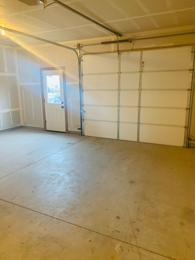 Building Photo - 4428 B Deveraux Pl