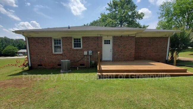 Building Photo - 227 Highland Rd