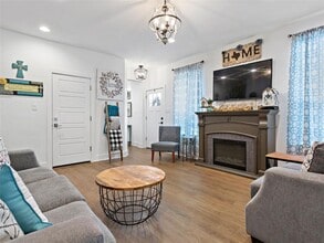 Building Photo - 557 Peace Dr