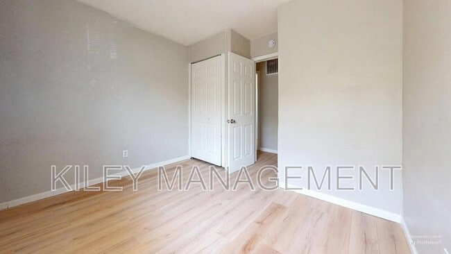 Foto del edificio - 20435 Griggs St