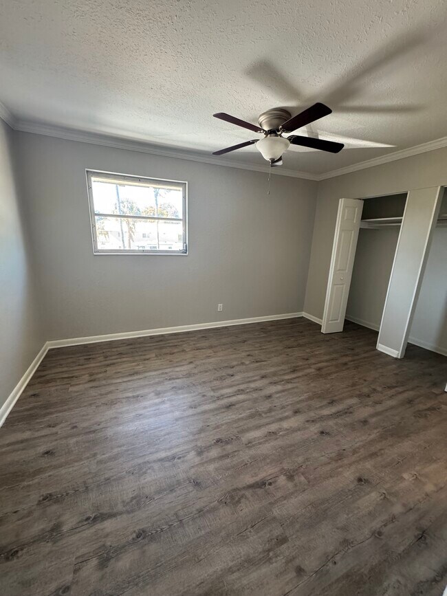 Foto del edificio - 1852 Meadow Ave