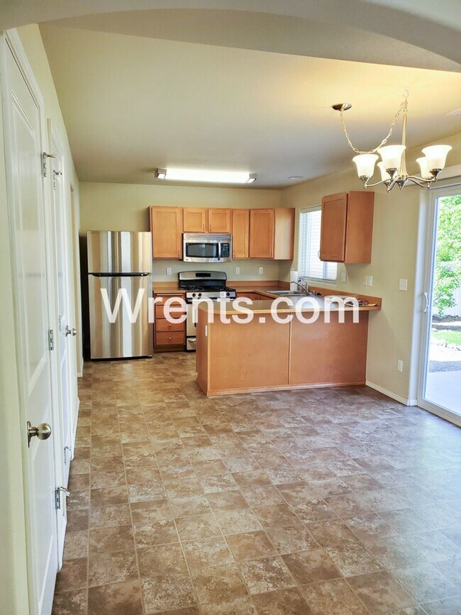Foto del edificio - Beautiful 4-Bedroom Home - Mead School Dis...