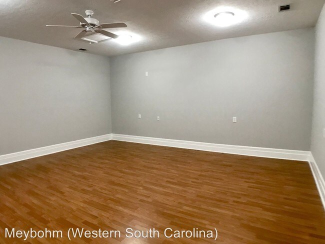 Building Photo - 1822 Jefferson Davis Hwy
