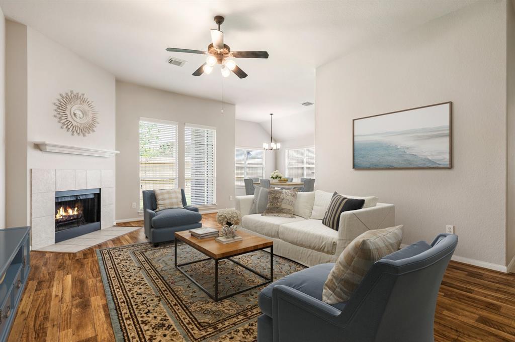 Foto principal - 12714 Lakeshore Dr
