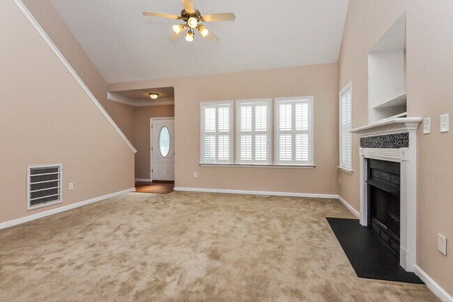 Foto del edificio - 3612 Willowtree Ln