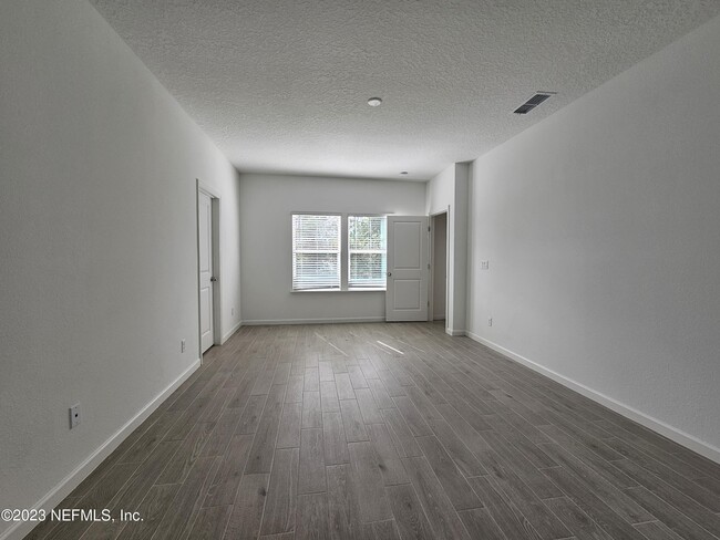 Building Photo - 397 Lake Sinclair Street