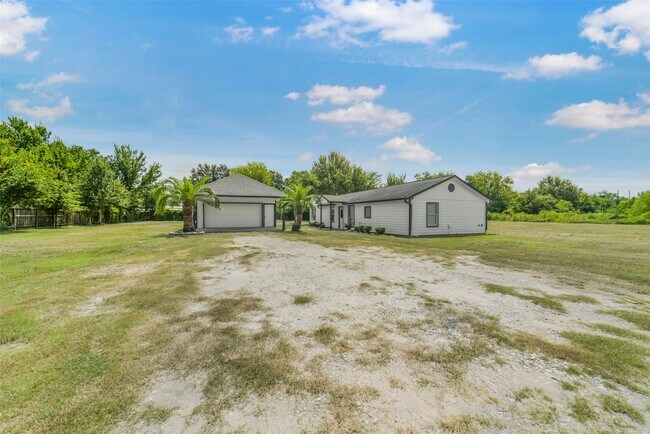 Building Photo - 22405 Beckendorff Rd