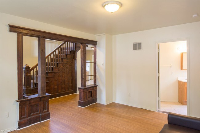 Building Photo - 6 br, 3 bath House - 917 S State St