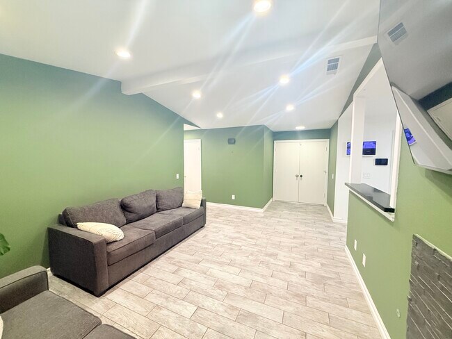 Foto del edificio - 13148 Shirebourn Rd