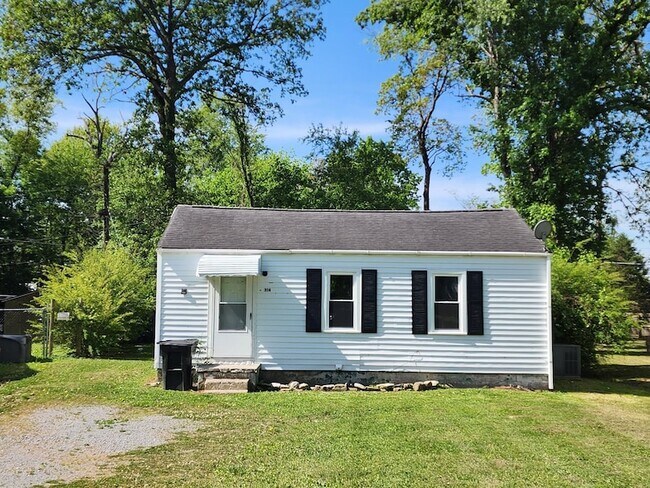 Foto del edificio - 314 Oakwood Rd